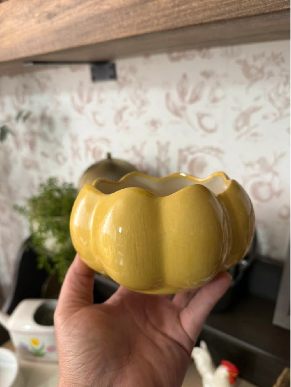 Scalloped Lotus Planter